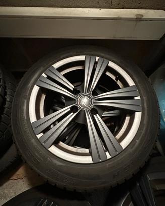set da 4 cerchi in lega +gomme invernali