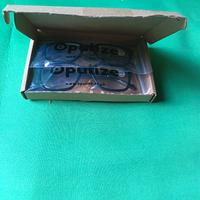 Set 2 occhiali e 2 catenelle