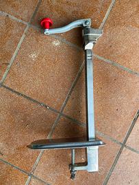 Apriscatole da banco