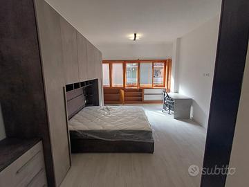 Stanza zona conca d'oro