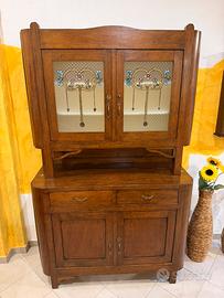 Armadio da cucina vintage con vetro ricamato