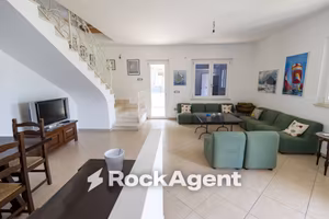Villa di 235 m² con più di 5 locali a Montauro