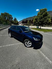 Audi q2 sline stronic