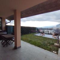 Villa -7 locali-giardino-vista lago-nessun lavoro