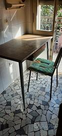 tavolo vintage con sedia