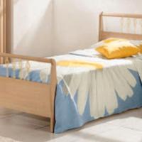 Letto in legno color noce