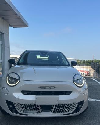 Fiat 600 Hybrid 110 CV DCT MHEV Business