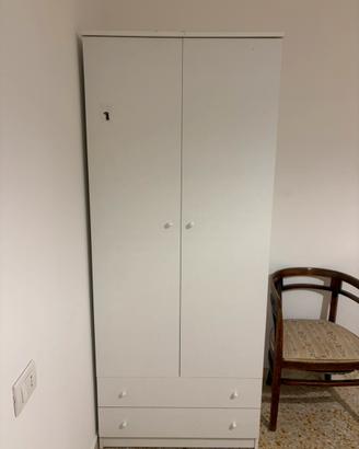 Armadio bianco con 3 cassetti