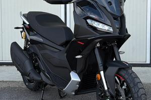 Aprilia SR GT 400