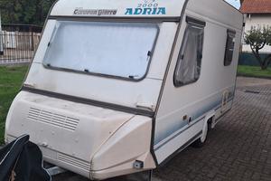 Roulotte adria 700kg a pieno carico