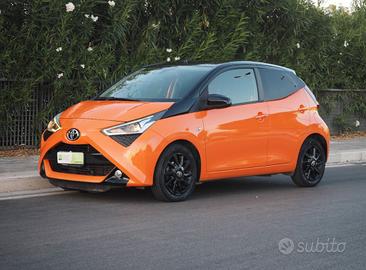 Toyota Aygo Connect orange 1.0 VVT-i 72 CV 5 porte