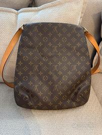 Louis Vuitton Postina