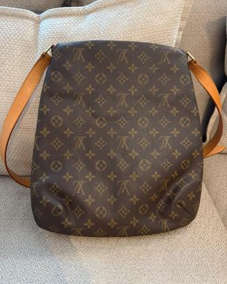 Louis Vuitton Postina