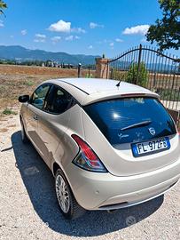 lancia ypsilon versione gold 1.2 gpl