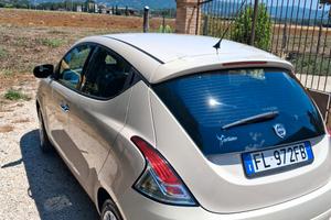 lancia ypsilon versione gold 1.2 gpl