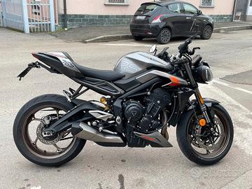 Triumph Street Triple - 2023