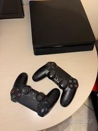 PS4 slim 500 GB + 2 controller + 13 giochi