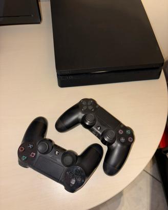 PS4 slim 500 GB + 2 controller + 13 giochi