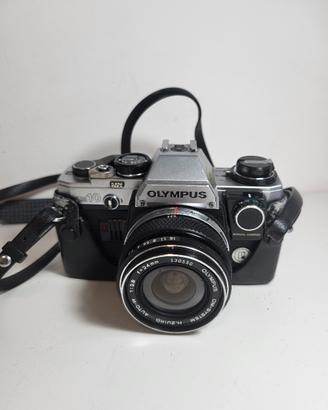 olympus OM10 con accessori