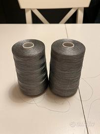 Filo argentato ideale per chiacchierino