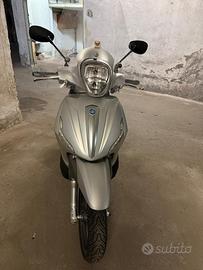 Beverly 300