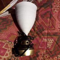 lampada con paralume in terracotta bianca