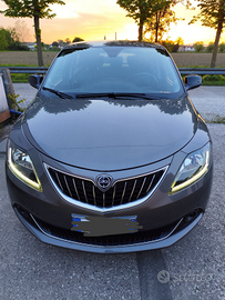 Lancia Ypsilon 1.0 Hybrid