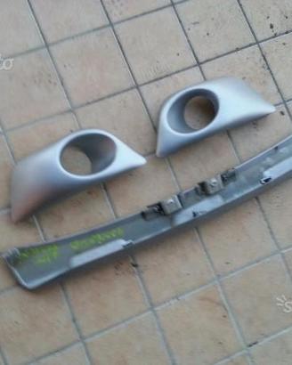 Griglie fendinebbia più listello dacia santero