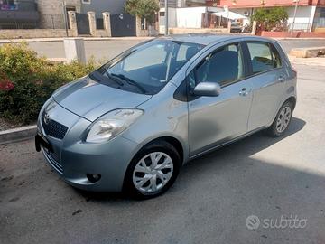 Toyota Yaris 1.3 3 porte M-MT Navi GPL
