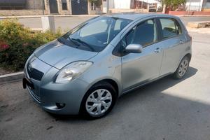 Toyota Yaris 1.3 3 porte M-MT Navi GPL