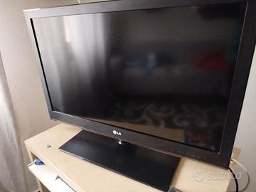 TV LG non smart 32LV3550 32 pollici e 19 pollici