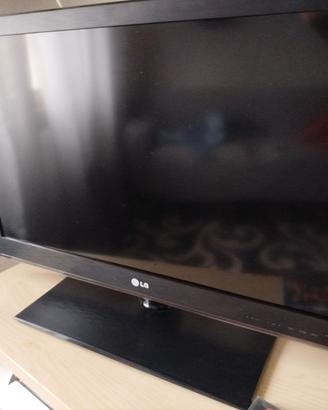 TV LG non smart 32LV3550 32 pollici e 19 pollici