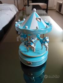 Carillon giostra con cavalli