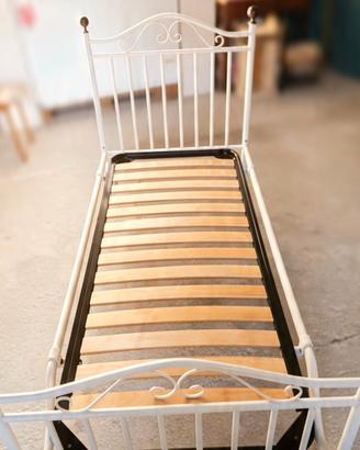 Letto singolo, in ferro battuto!