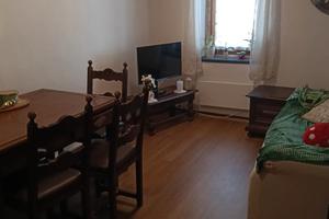 Piccolo trilocale ammobiliato centro paese