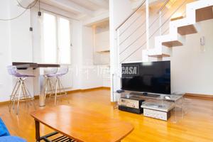 Trilocale su due livelli con terrazzo ad asola