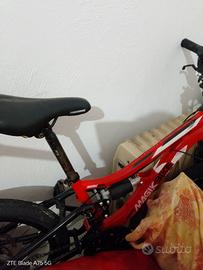 Bicicletta Magik bike rossa