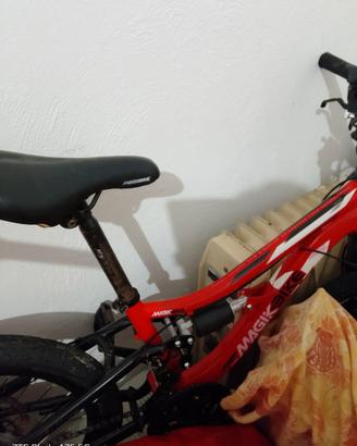 Bicicletta Magik bike rossa
