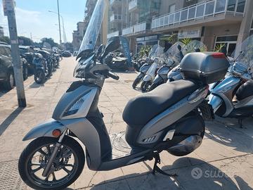 Kymco People GT300i
