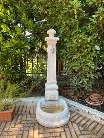 Fontana da Giardino in Pietra Decorata