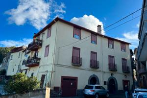 Trilocale con box e grotta interrata nel tufo