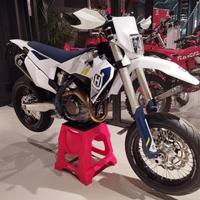 HUSQVARNA FS 450 .