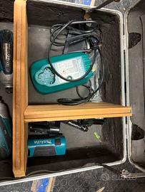 Set Makita 2 avvitatori + 3 batterie + torcia +