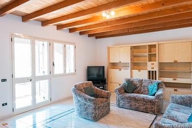 San Vito Luminoso Appartamento con Giardino