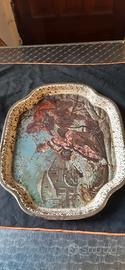 VECCHIO VASSOIO DECORATO.