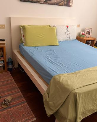 Letto  e comodini