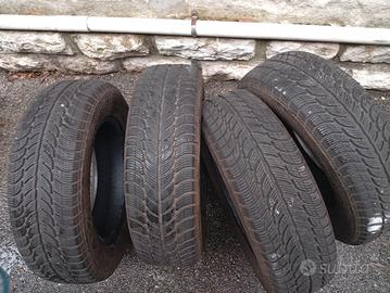  4 gomme invernali buoni 175/70 R14 M+S