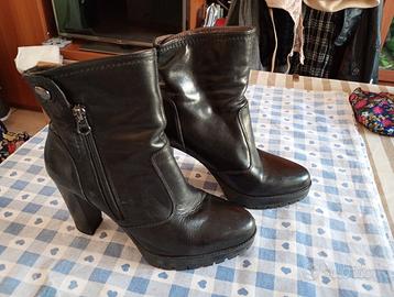 Stivaletti in pelle Nero Giardini TG 38