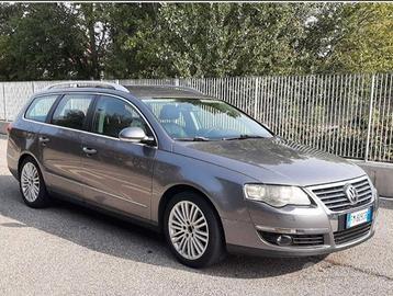 VW Passat 3.2 V6 4Motion DSG Leggere