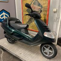 Piaggio hexagon lxt 180